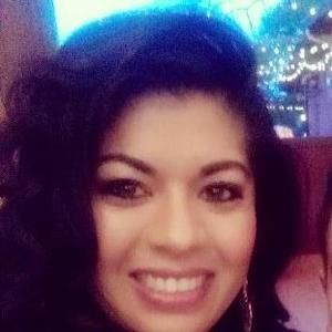 Meet your Posher, Estela